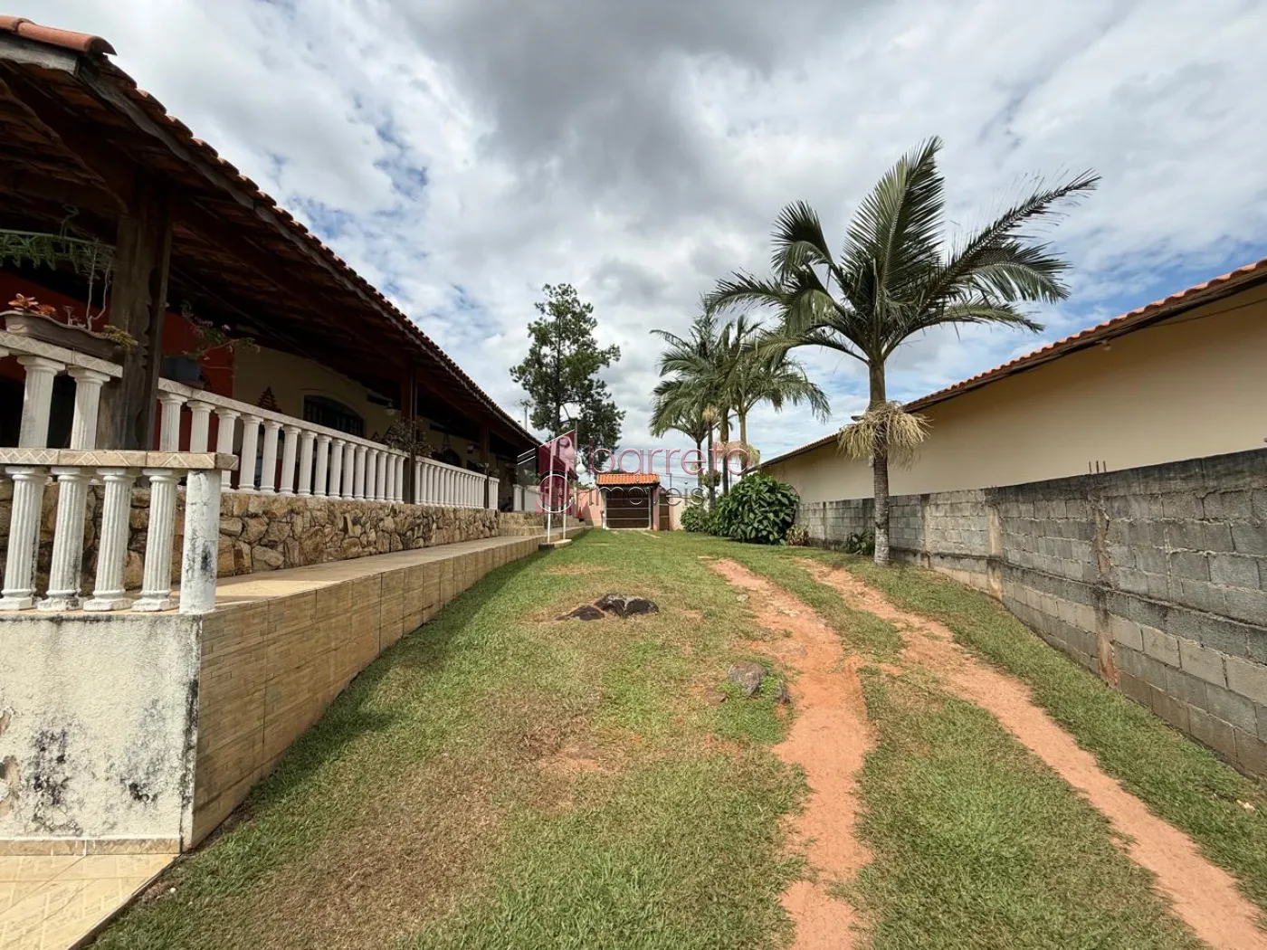 CHÁCARA COM 05 SUÍTES À VENDA NO BAIRRO MINAS DE INHANDJARA – ITUPEVA/SP