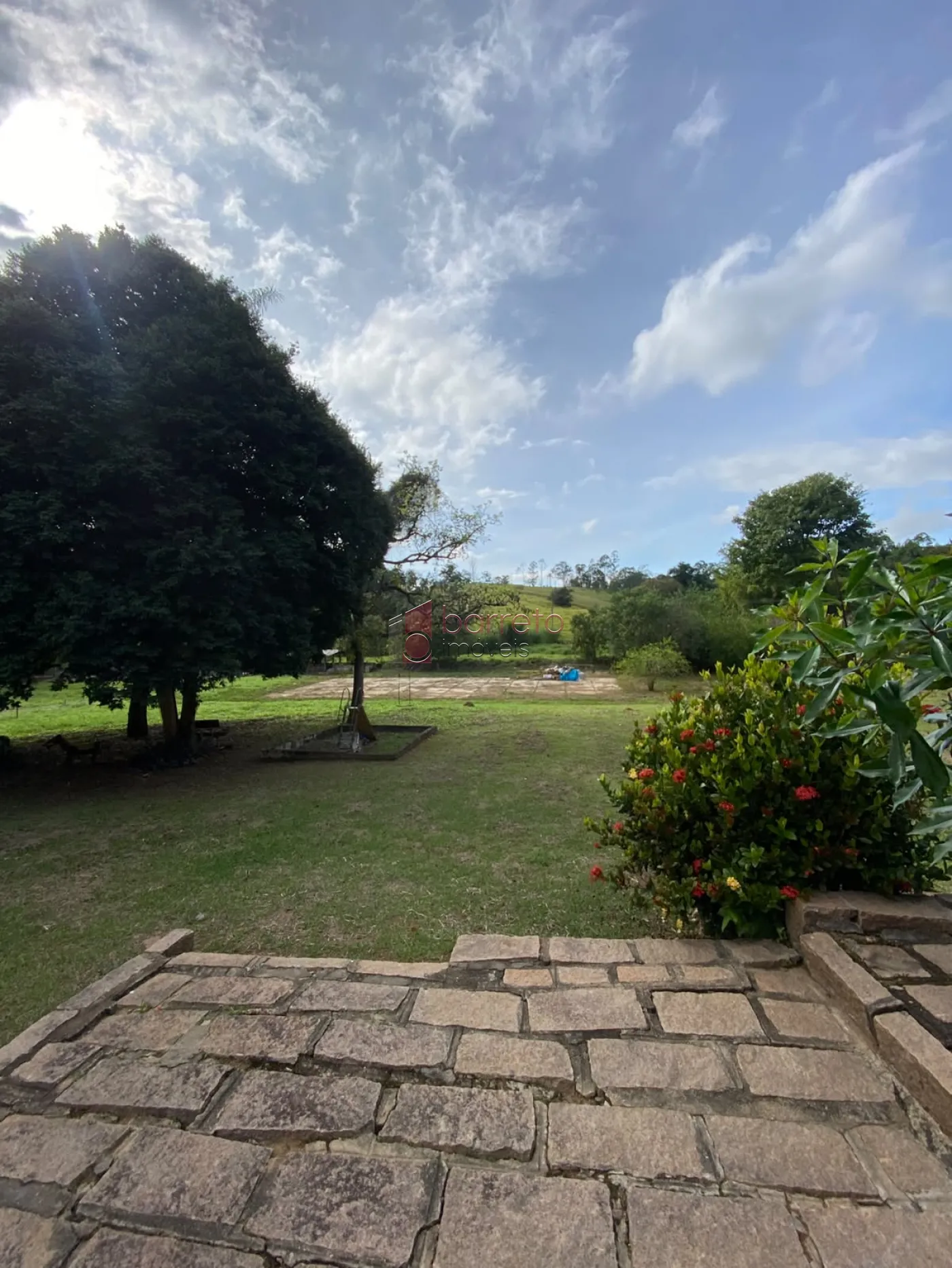 SÍTIO COM 20.530 M² – 03 CASAS INDEPENDENTES – ITUPEVA/SP