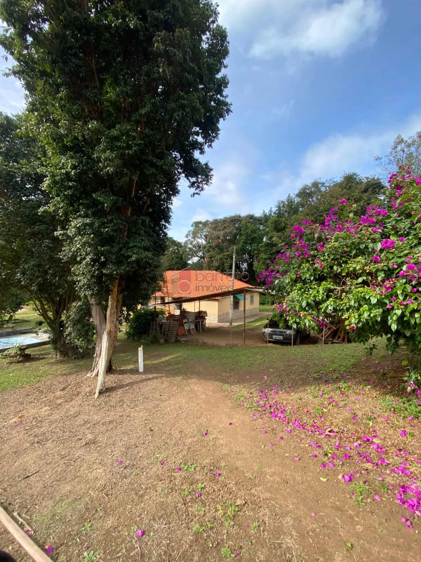 SÍTIO COM 20.530 M² – 03 CASAS INDEPENDENTES – ITUPEVA/SP