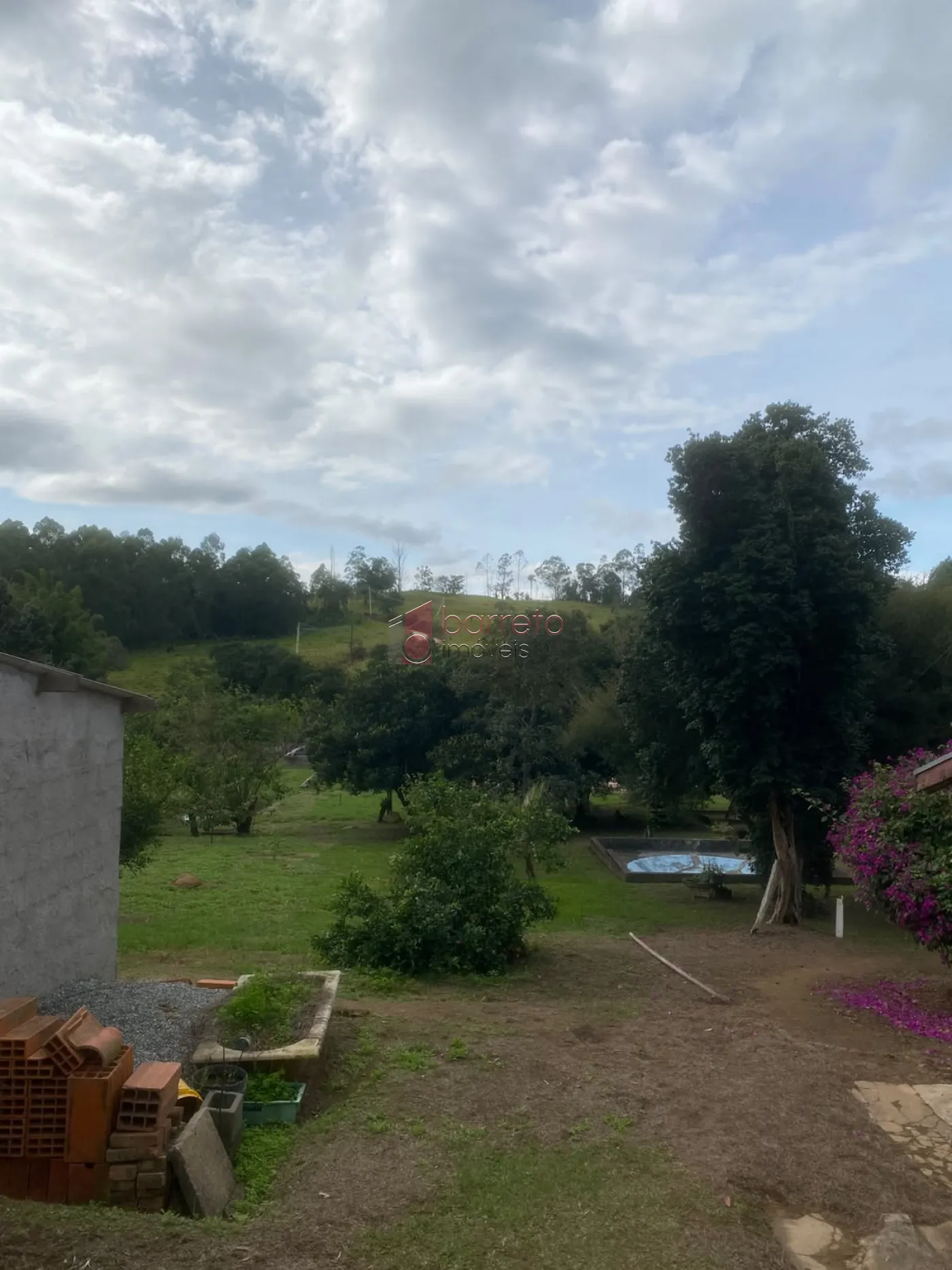 SÍTIO COM 20.530 M² – 03 CASAS INDEPENDENTES – ITUPEVA/SP