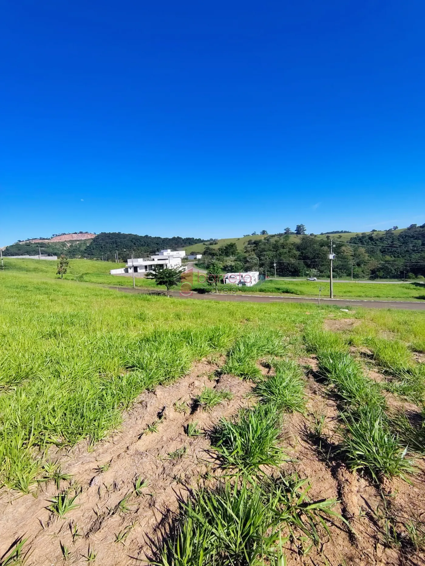 TERRENO À VENDA NO CONDOMÍNIO RESERVA SANTA MÔNICA EM ITUPEVA/SP