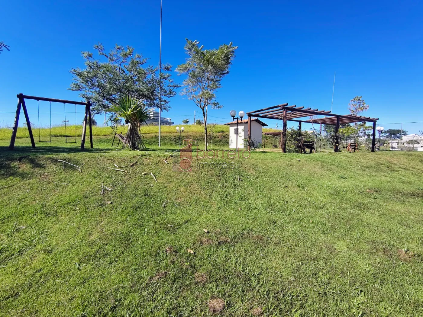 TERRENO À VENDA NO CONDOMÍNIO RESERVA SANTA MÔNICA EM ITUPEVA/SP