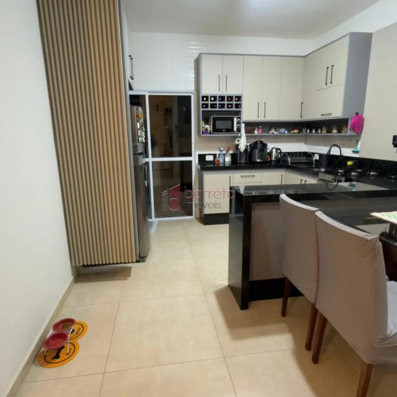 CASA COM 02 SUÍTES À VENDA NO RESERVA DOS MANACÁS – BAIRRO NOVA TRIESTE EM JARINU/SP
