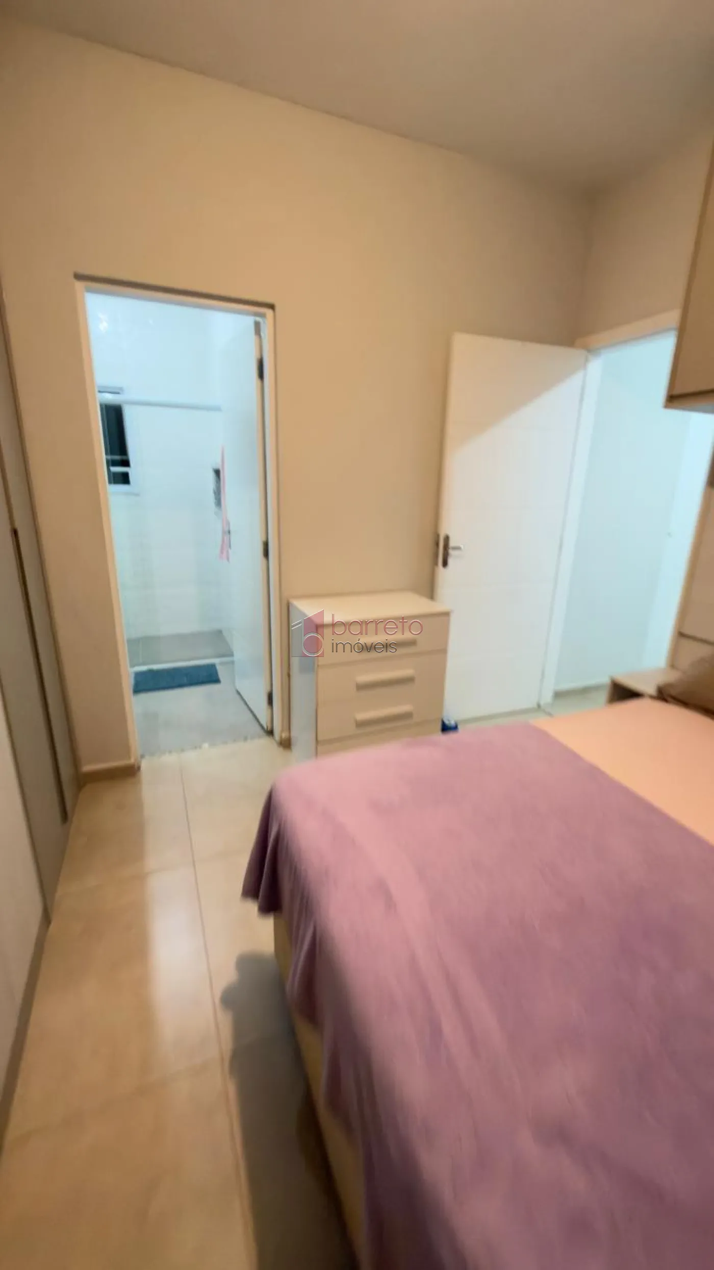CASA COM 02 SUÍTES À VENDA NO RESERVA DOS MANACÁS – BAIRRO NOVA TRIESTE EM JARINU/SP