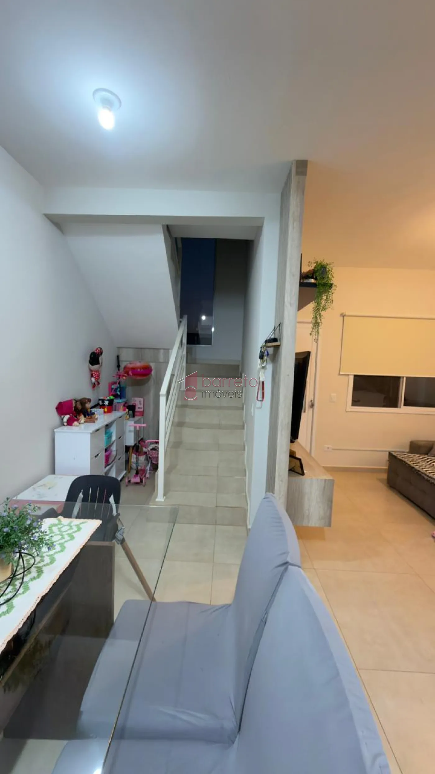 CASA COM 02 SUÍTES À VENDA NO RESERVA DOS MANACÁS – BAIRRO NOVA TRIESTE EM JARINU/SP