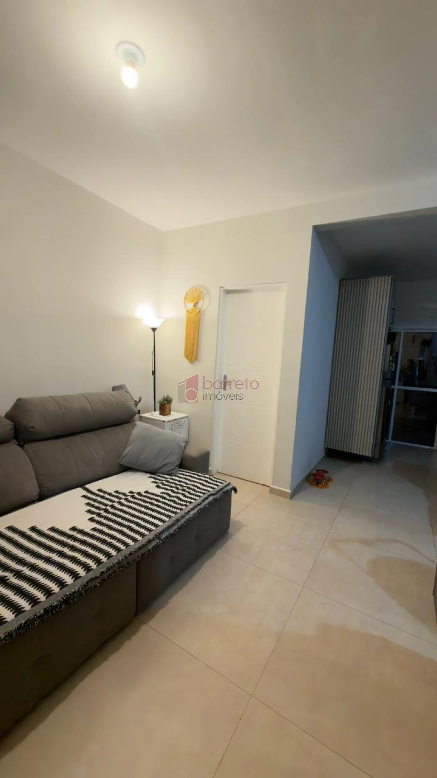 CASA COM 02 SUÍTES À VENDA NO RESERVA DOS MANACÁS – BAIRRO NOVA TRIESTE EM JARINU/SP