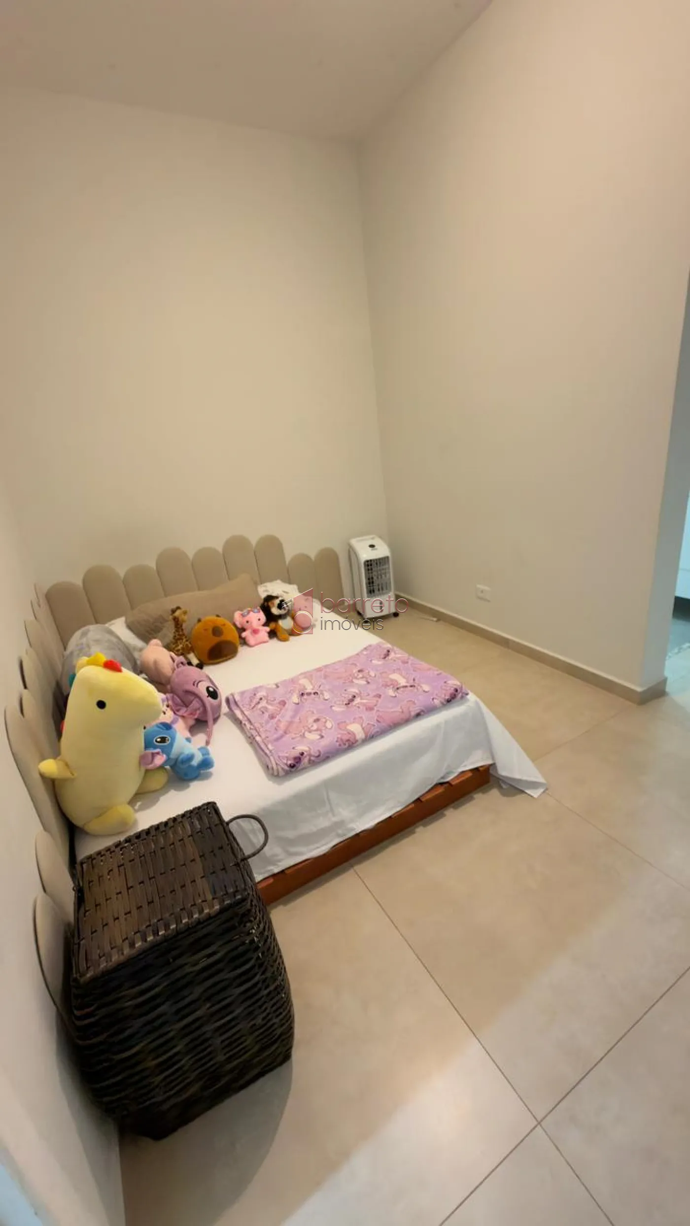 CASA COM 02 SUÍTES À VENDA NO RESERVA DOS MANACÁS – BAIRRO NOVA TRIESTE EM JARINU/SP
