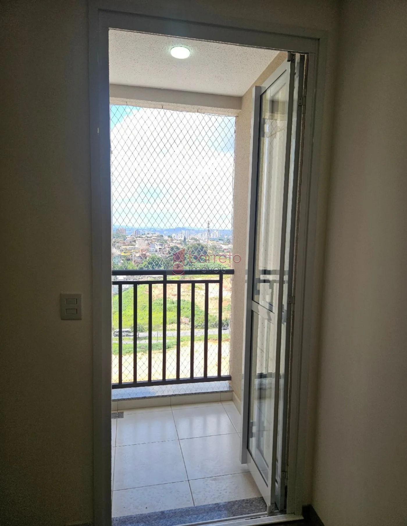 APARTAMENTO COM 02 QUARTOS À VENDA NO CONDOMÍNIO ALTOS DA SAMUEL MARTINS – JARDIM DO LAGO – JUNDIAÍ/SP
