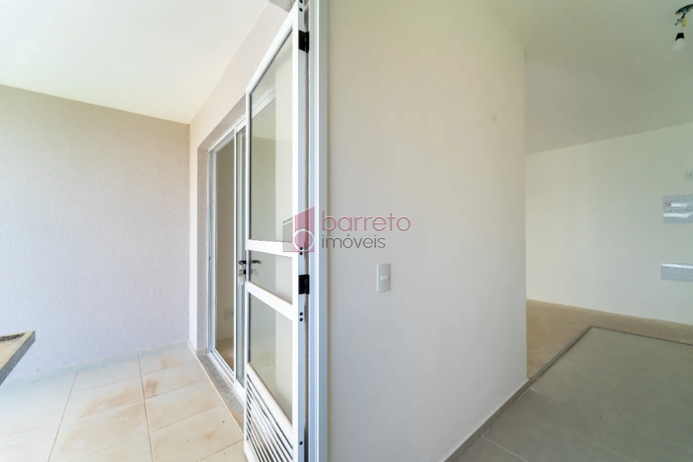 APARTAMENTO COM 02 QUARTOS À VENDA NO RESIDENCIAL LA SIERRA – MEDEIROS – JUNDIAÍ/SP