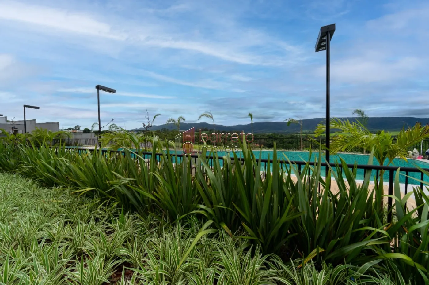 APARTAMENTO COM 02 QUARTOS À VENDA NO RESIDENCIAL LA SIERRA – MEDEIROS – JUNDIAÍ/SP