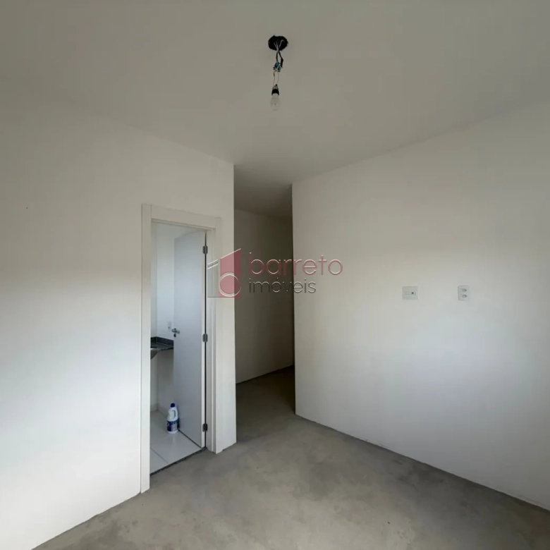 APARTAMENTO COM 03 QUARTOS À VENDA NO CONDOMÍNIO LA SIERRA – MEDEIROS – JUNDIAÍ/SP
