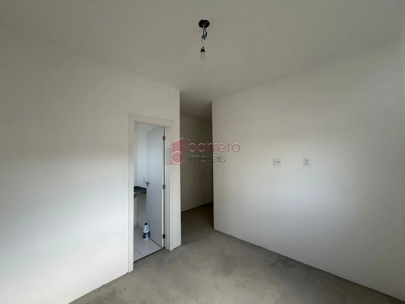 APARTAMENTO COM 03 QUARTOS À VENDA NO CONDOMÍNIO LA SIERRA – MEDEIROS – JUNDIAÍ/SP