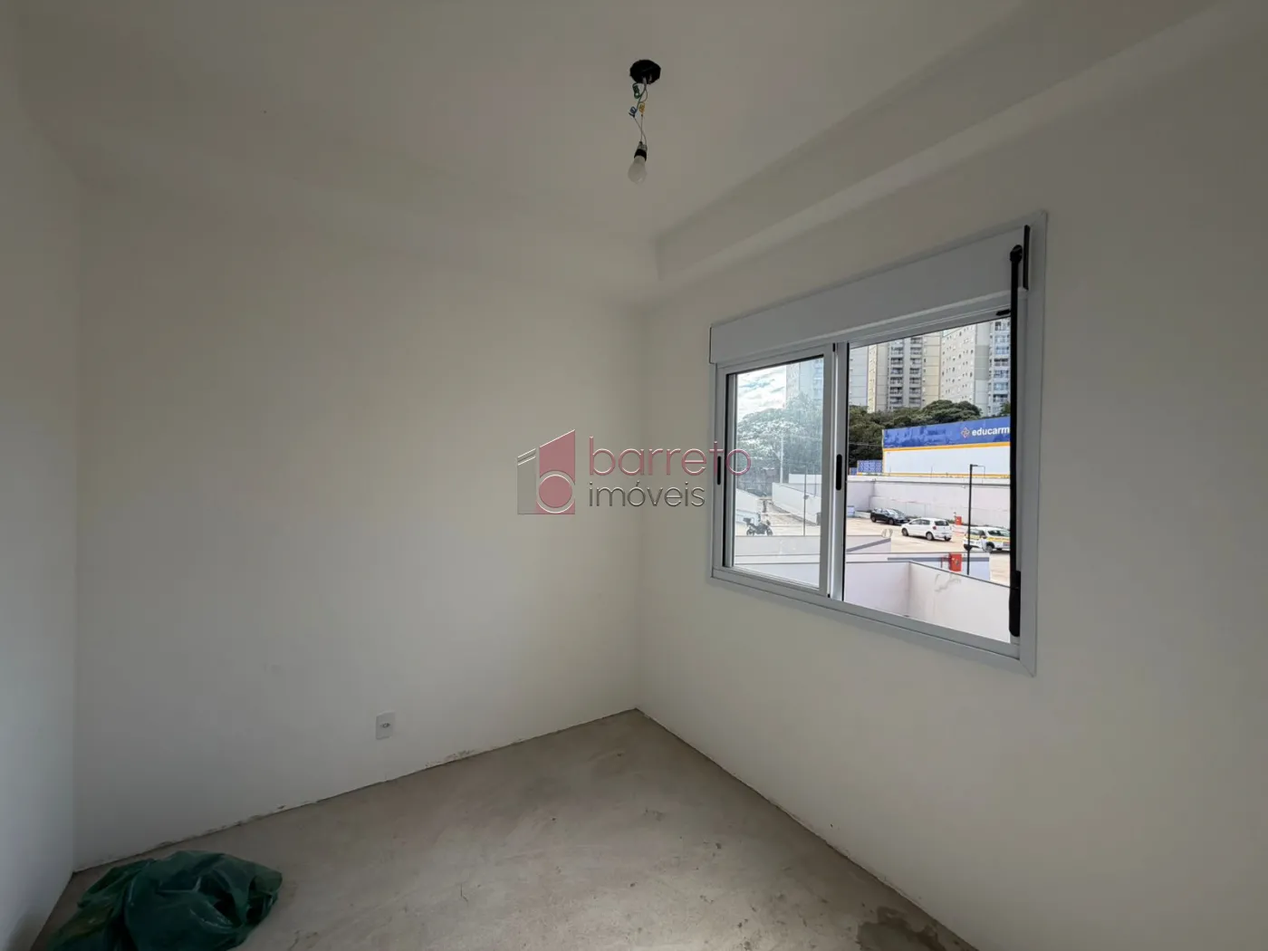 APARTAMENTO COM 03 QUARTOS À VENDA NO CONDOMÍNIO LA SIERRA – MEDEIROS – JUNDIAÍ/SP
