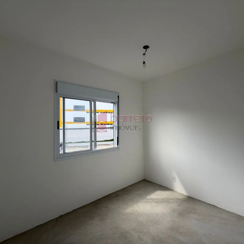 APARTAMENTO COM 03 QUARTOS À VENDA NO CONDOMÍNIO LA SIERRA – MEDEIROS – JUNDIAÍ/SP