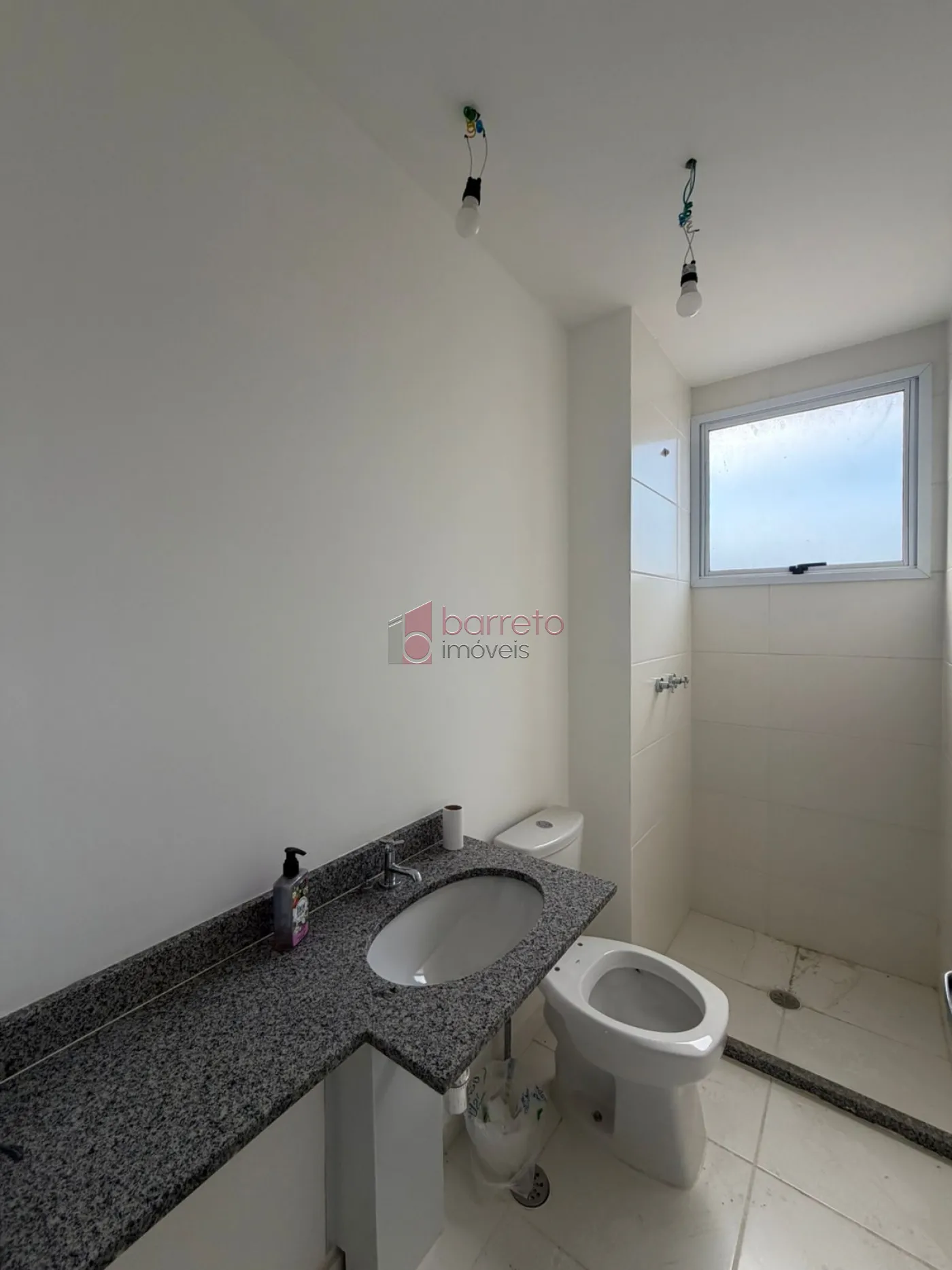 APARTAMENTO COM 03 QUARTOS À VENDA NO CONDOMÍNIO LA SIERRA – MEDEIROS – JUNDIAÍ/SP