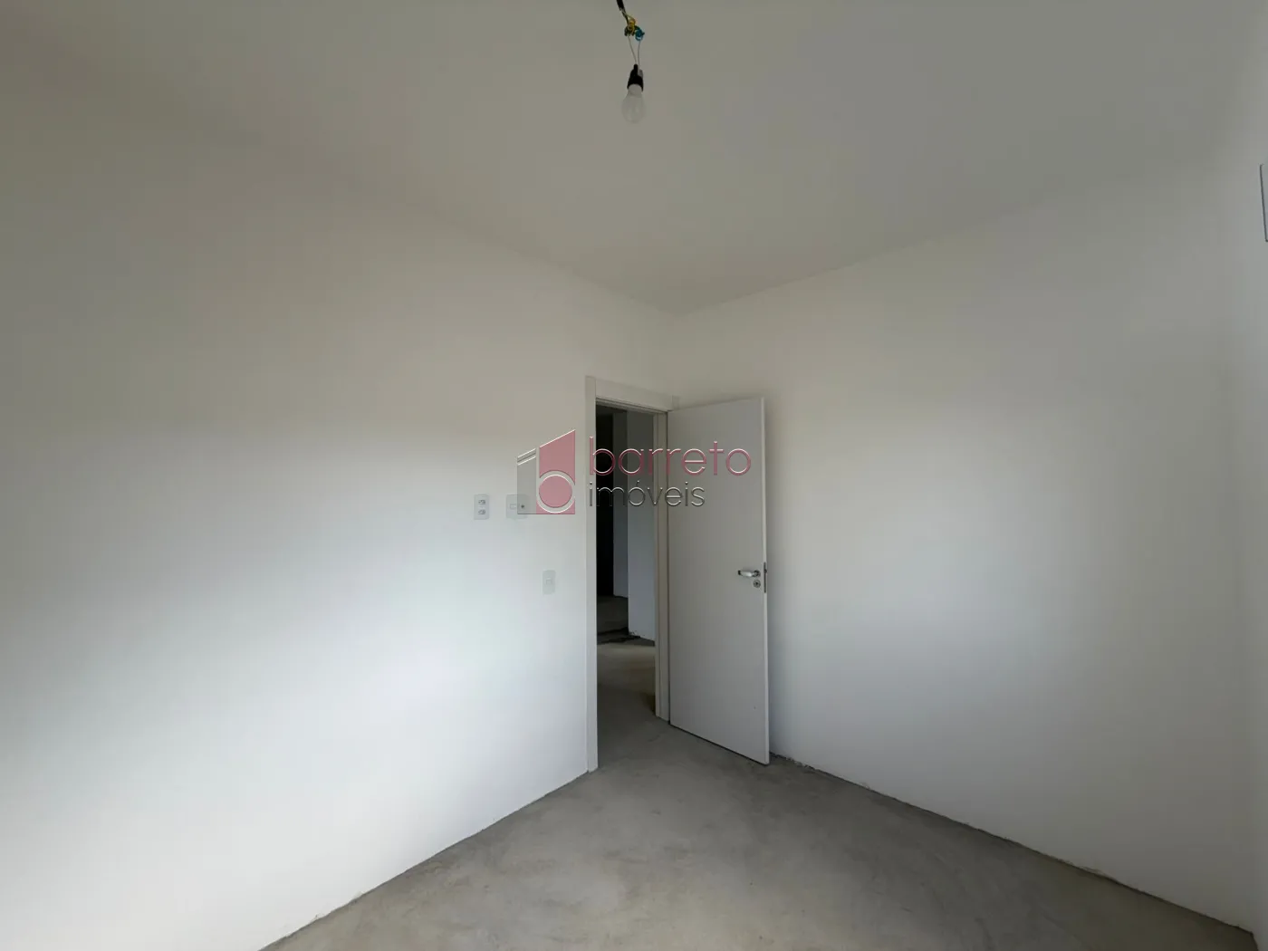 APARTAMENTO COM 03 QUARTOS À VENDA NO CONDOMÍNIO LA SIERRA – MEDEIROS – JUNDIAÍ/SP