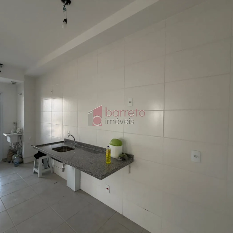 APARTAMENTO COM 03 QUARTOS À VENDA NO CONDOMÍNIO LA SIERRA – MEDEIROS – JUNDIAÍ/SP