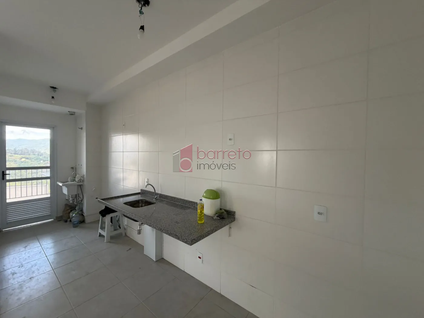 APARTAMENTO COM 03 QUARTOS À VENDA NO CONDOMÍNIO LA SIERRA – MEDEIROS – JUNDIAÍ/SP