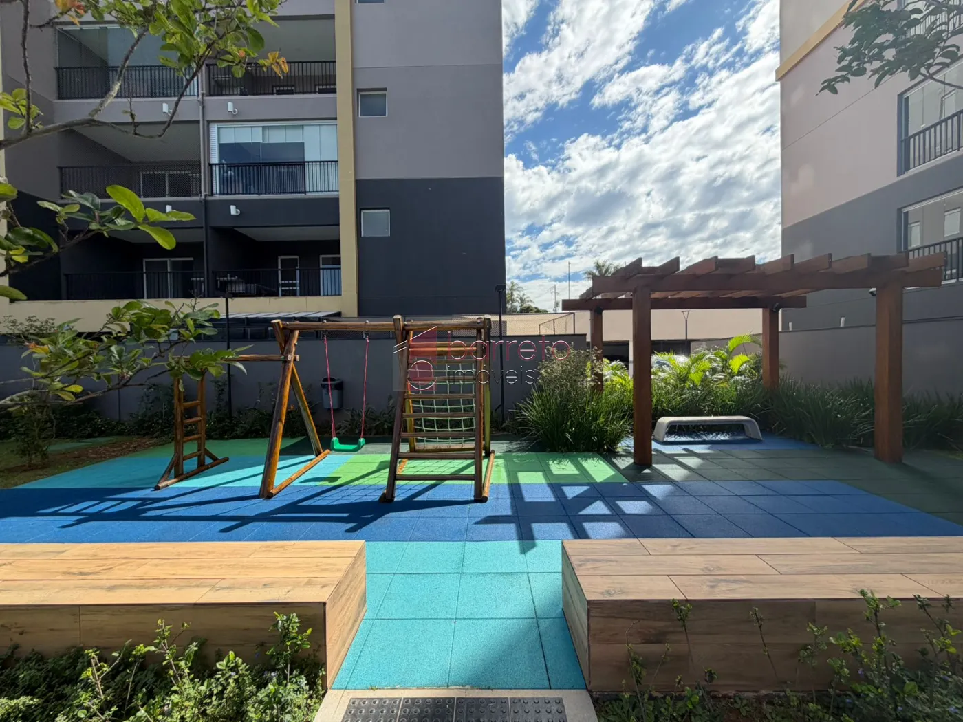 APARTAMENTO COM 03 QUARTOS À VENDA NO CONDOMÍNIO LA SIERRA – MEDEIROS – JUNDIAÍ/SP