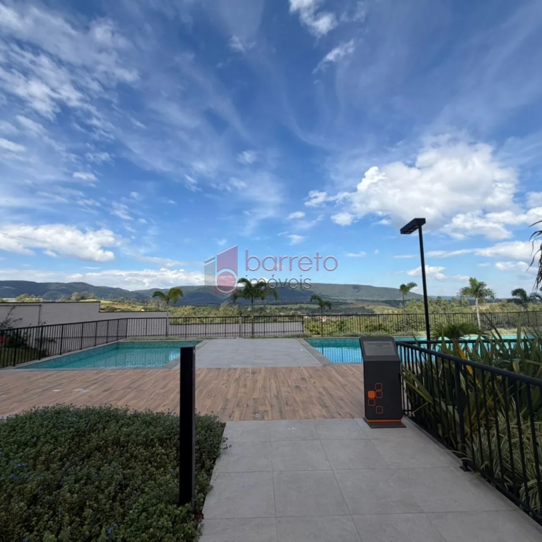 APARTAMENTO COM 03 QUARTOS À VENDA NO CONDOMÍNIO LA SIERRA – MEDEIROS – JUNDIAÍ/SP