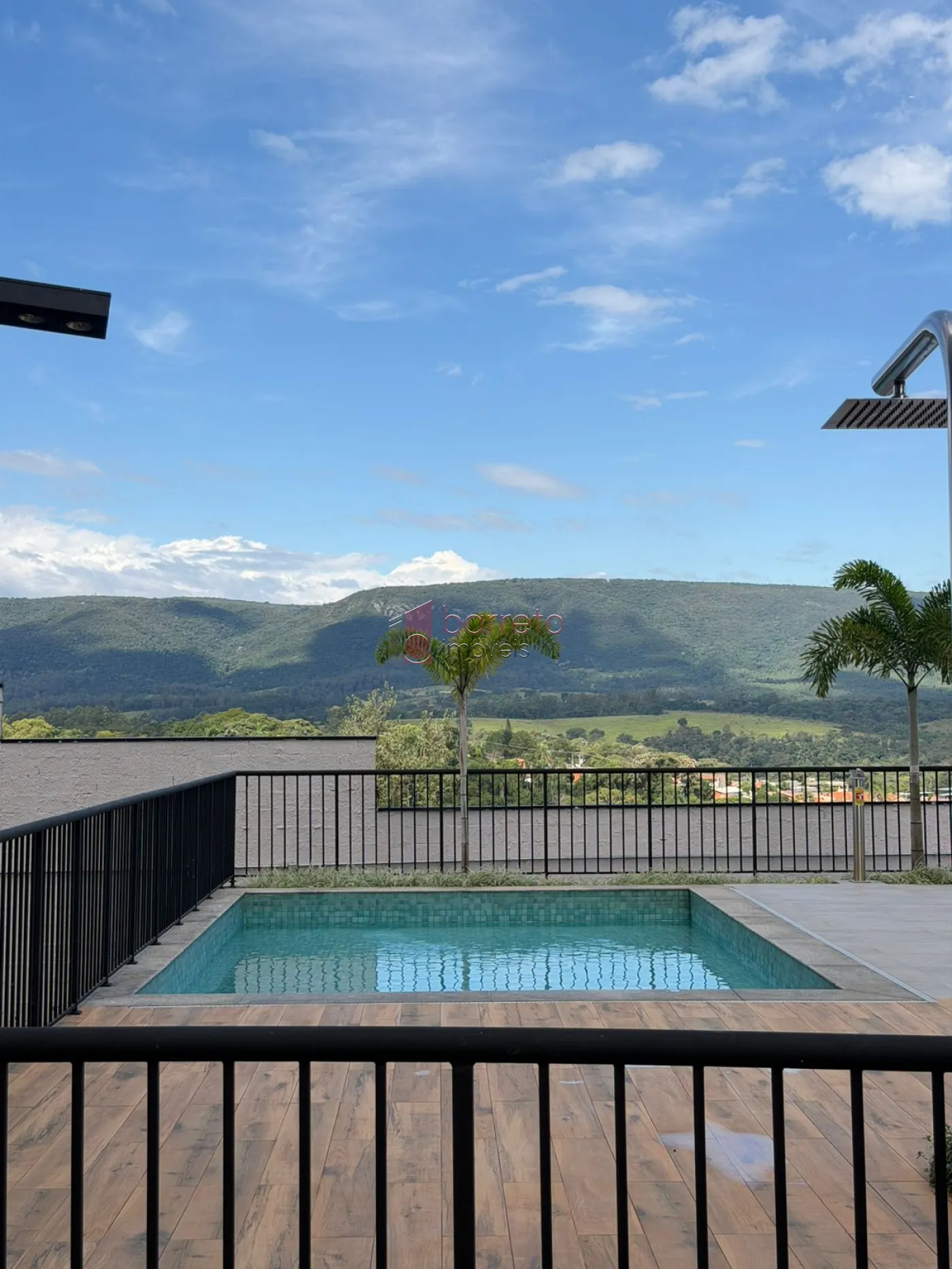APARTAMENTO COM 03 QUARTOS À VENDA NO CONDOMÍNIO LA SIERRA – MEDEIROS – JUNDIAÍ/SP
