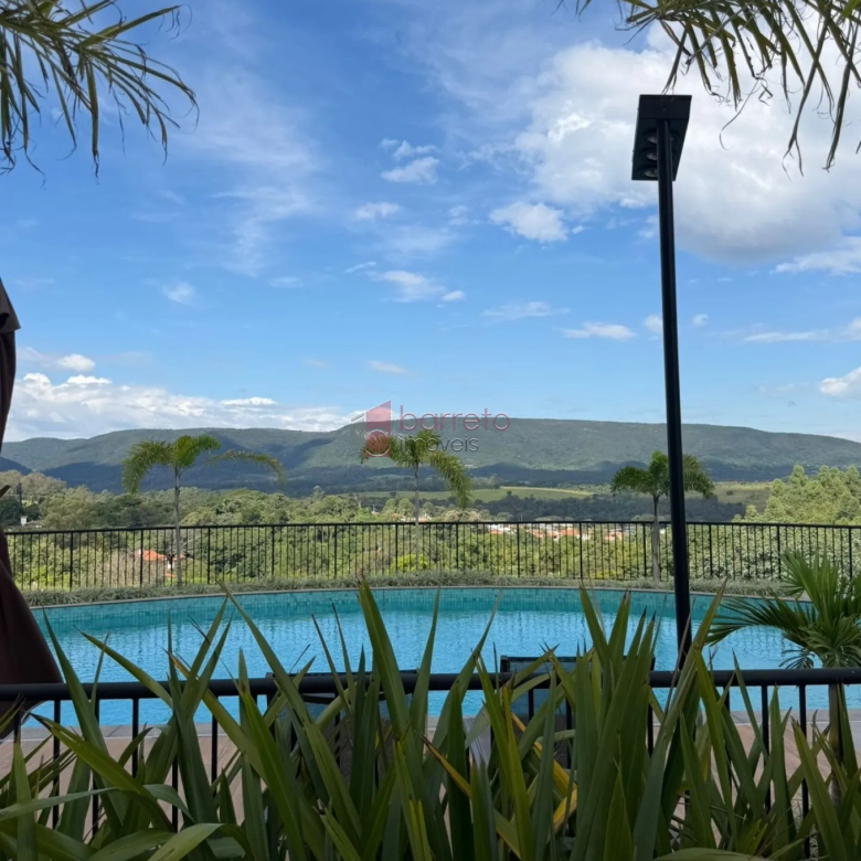 APARTAMENTO COM 03 QUARTOS À VENDA NO CONDOMÍNIO LA SIERRA – MEDEIROS – JUNDIAÍ/SP