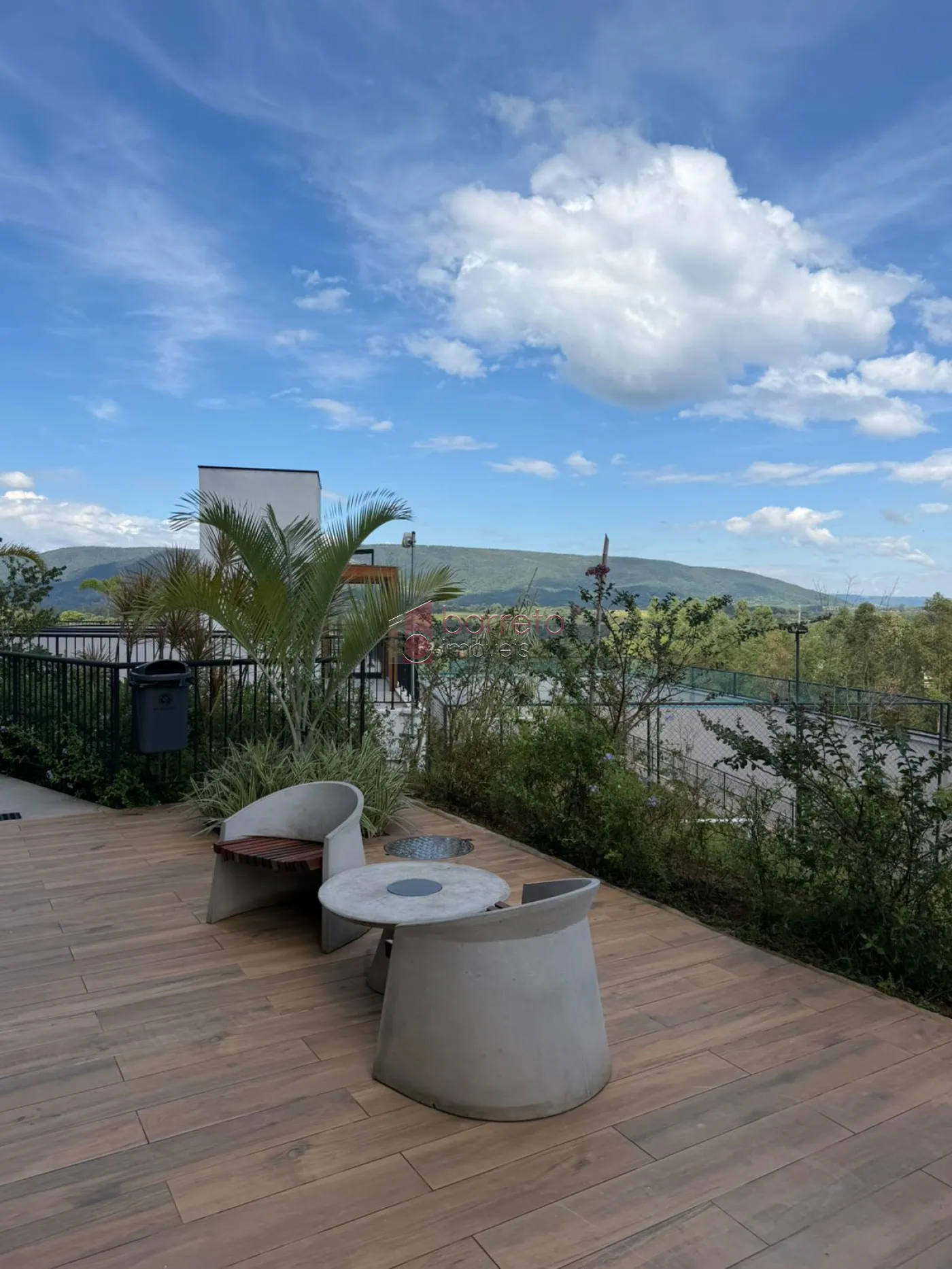 APARTAMENTO COM 03 QUARTOS À VENDA NO CONDOMÍNIO LA SIERRA – MEDEIROS – JUNDIAÍ/SP