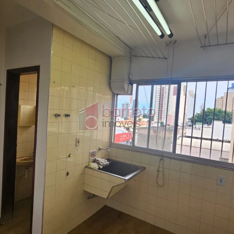 APARTAMENTO À VENDA NO EDIFÍCIO DE LUCA NO CENTRO DE JUNDIAÍ/SP