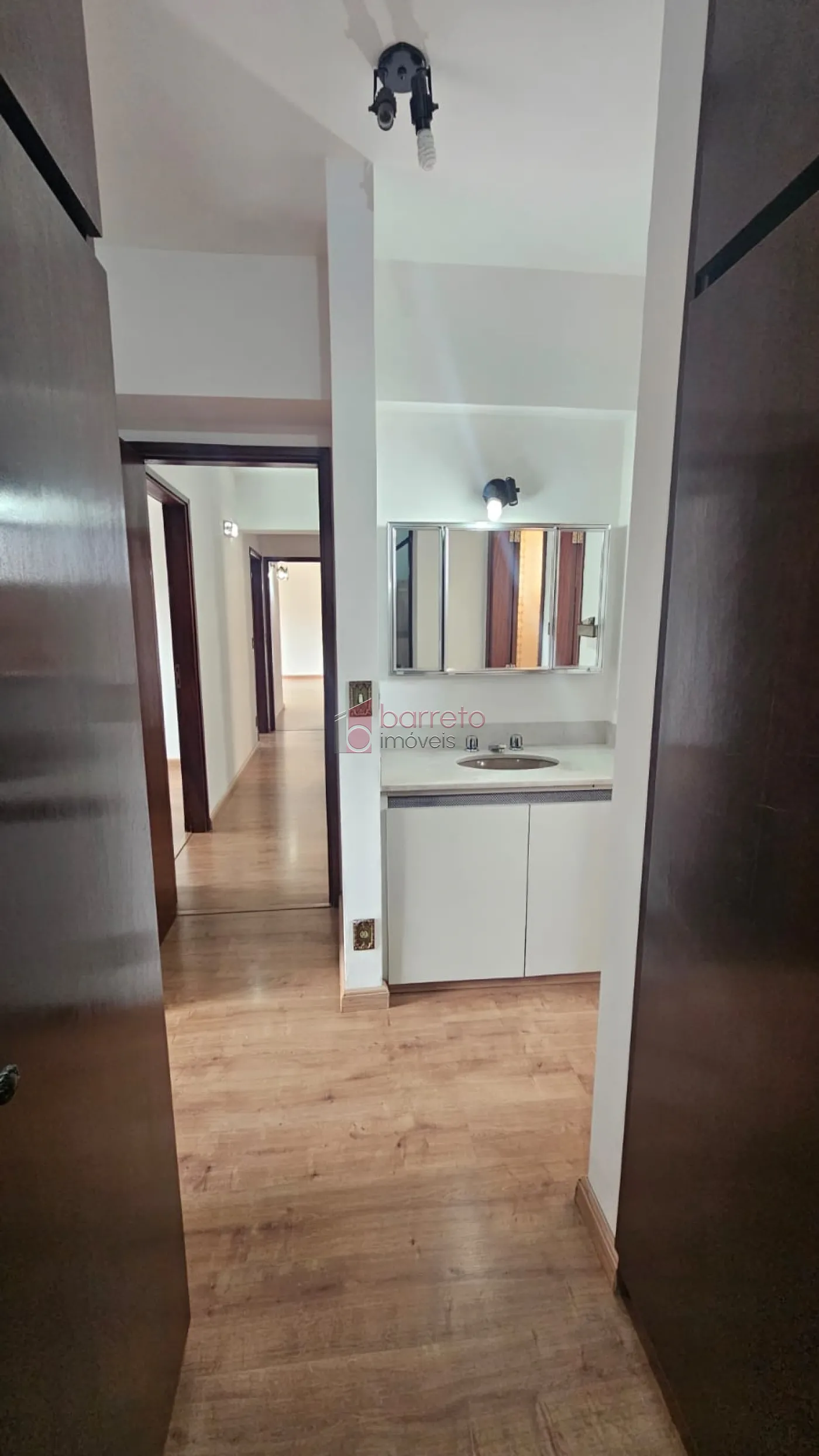 APARTAMENTO À VENDA NO EDIFÍCIO DE LUCA NO CENTRO DE JUNDIAÍ/SP