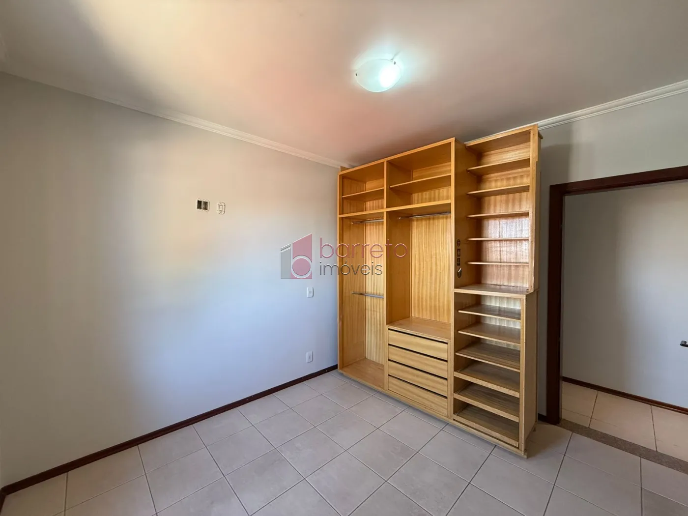 APARTAMENTO COM 03 QUARTOS À VENDA NO EDIFÍCIO PELICIARI – JUNDIAÍ/SP