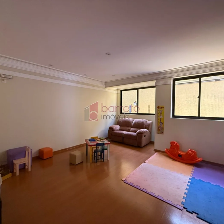 APARTAMENTO COM 03 QUARTOS À VENDA NO EDIFÍCIO PELICIARI – JUNDIAÍ/SP