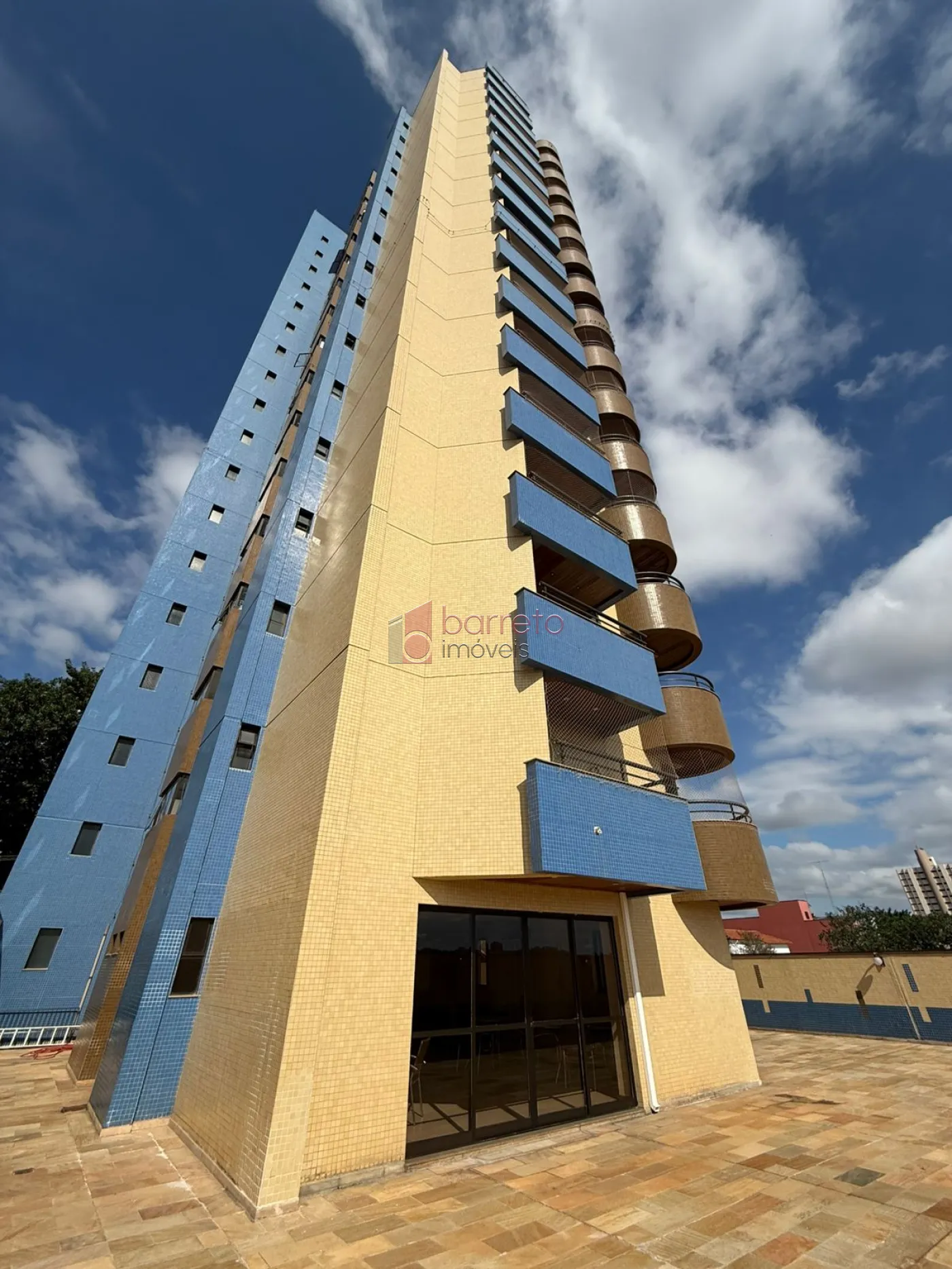 APARTAMENTO COM 03 QUARTOS À VENDA NO EDIFÍCIO PELICIARI – JUNDIAÍ/SP
