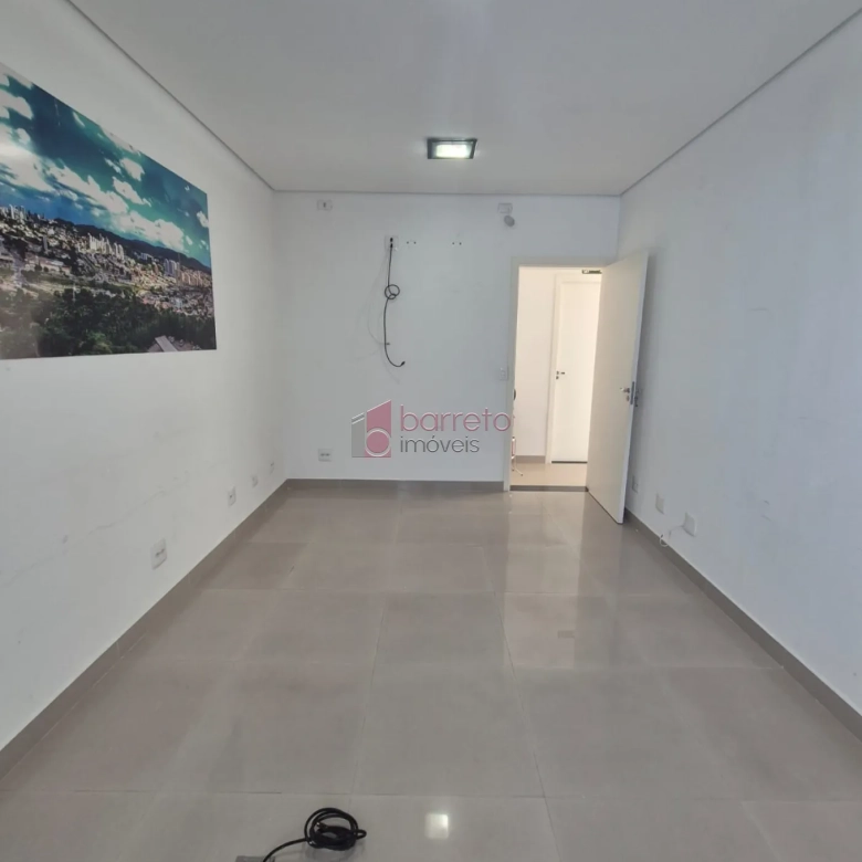 CASA DE USO MISTO À VENDA NO JARDIM ESPLANADA EM JUNDIAÍ/SP