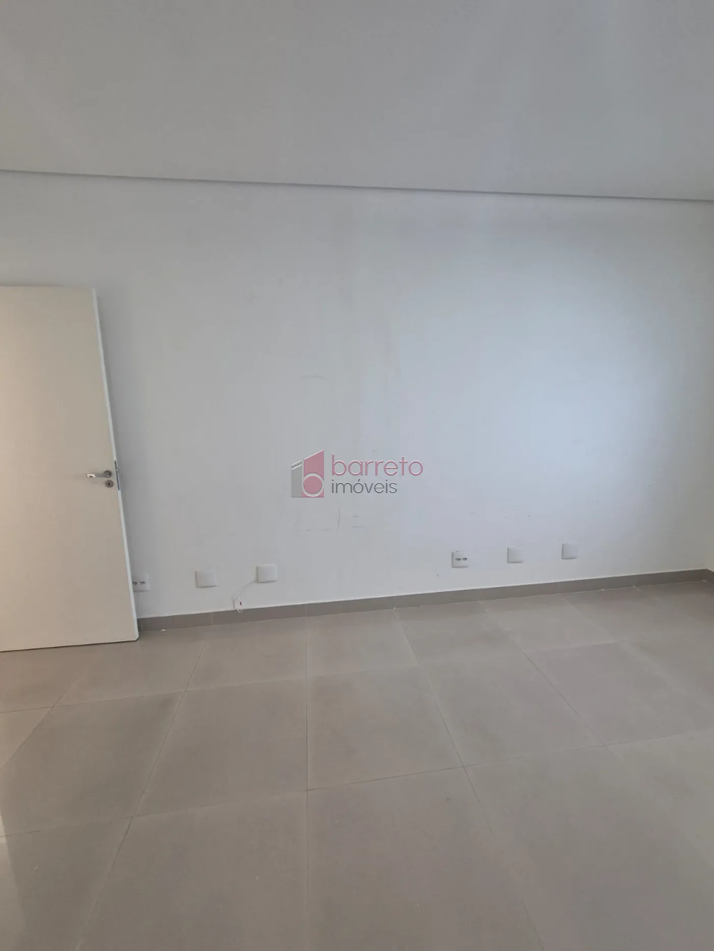 CASA DE USO MISTO À VENDA NO JARDIM ESPLANADA EM JUNDIAÍ/SP