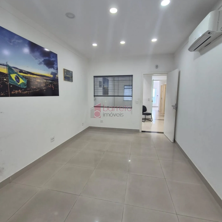 CASA DE USO MISTO À VENDA NO JARDIM ESPLANADA EM JUNDIAÍ/SP