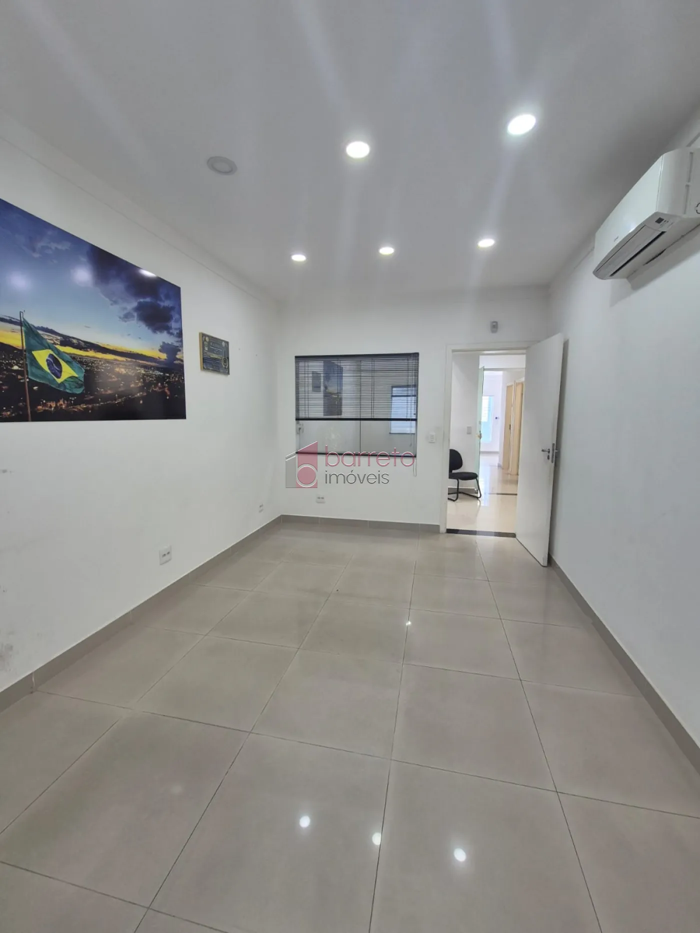 CASA DE USO MISTO À VENDA NO JARDIM ESPLANADA EM JUNDIAÍ/SP