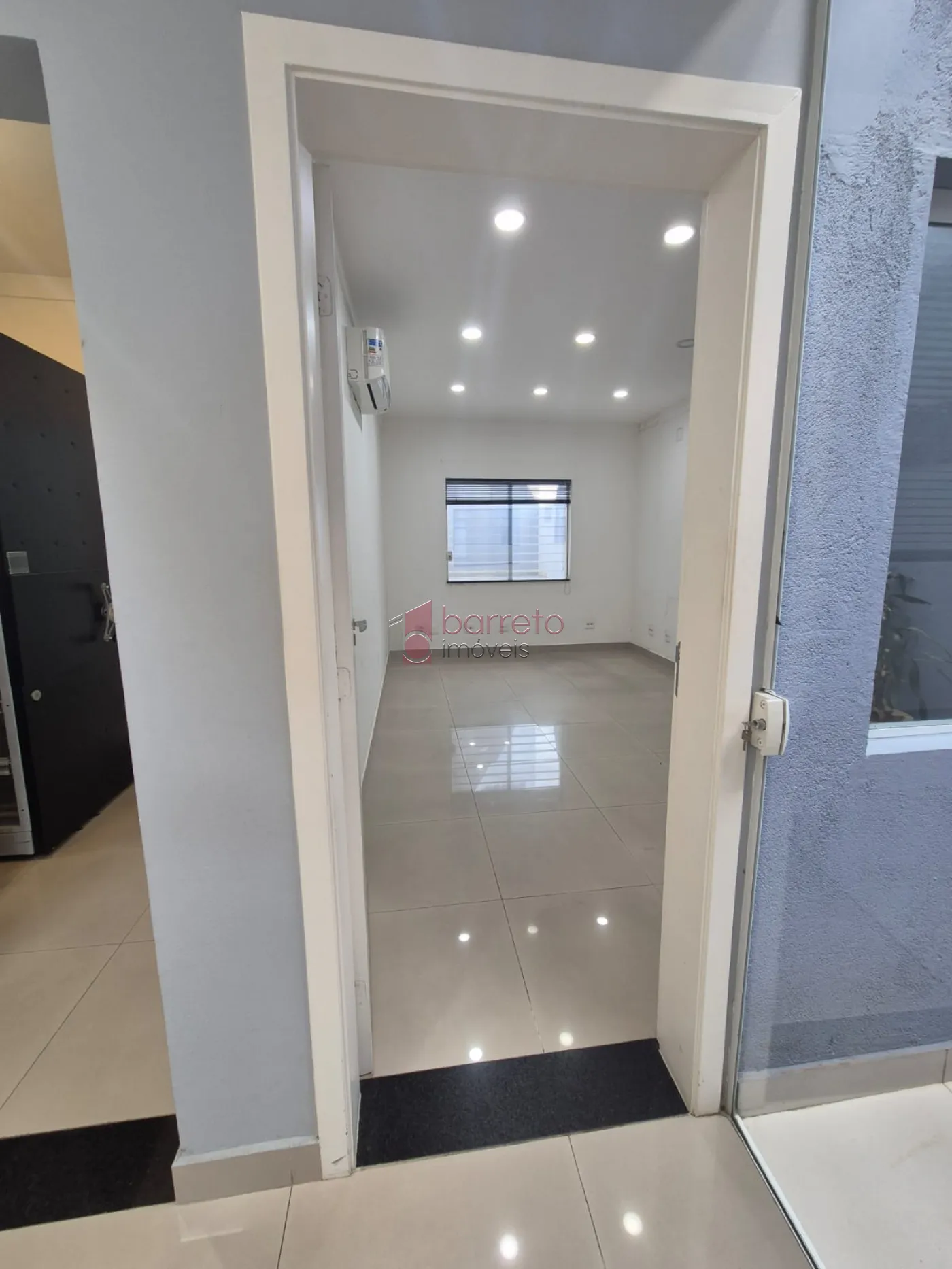 CASA DE USO MISTO À VENDA NO JARDIM ESPLANADA EM JUNDIAÍ/SP