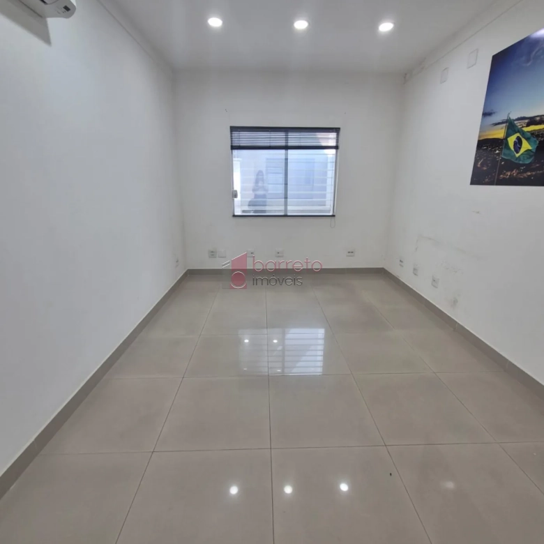 CASA DE USO MISTO À VENDA NO JARDIM ESPLANADA EM JUNDIAÍ/SP