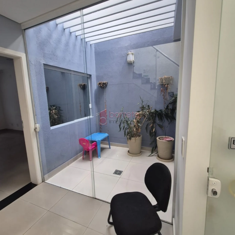 CASA DE USO MISTO À VENDA NO JARDIM ESPLANADA EM JUNDIAÍ/SP