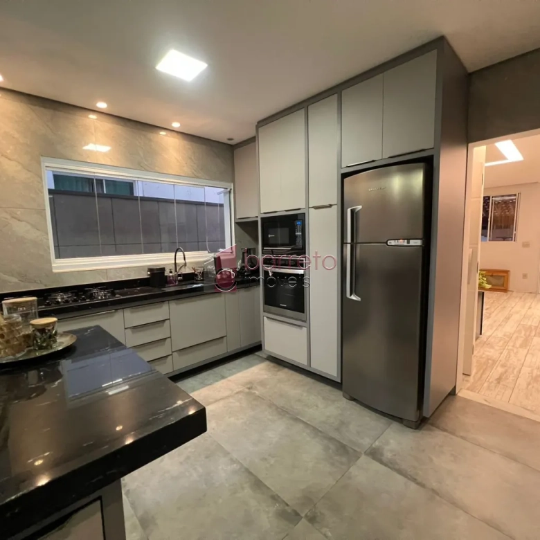 CASA À VENDA NO CONDOMÍNIO VILA RUBI EM JUNDIAÍ/SP