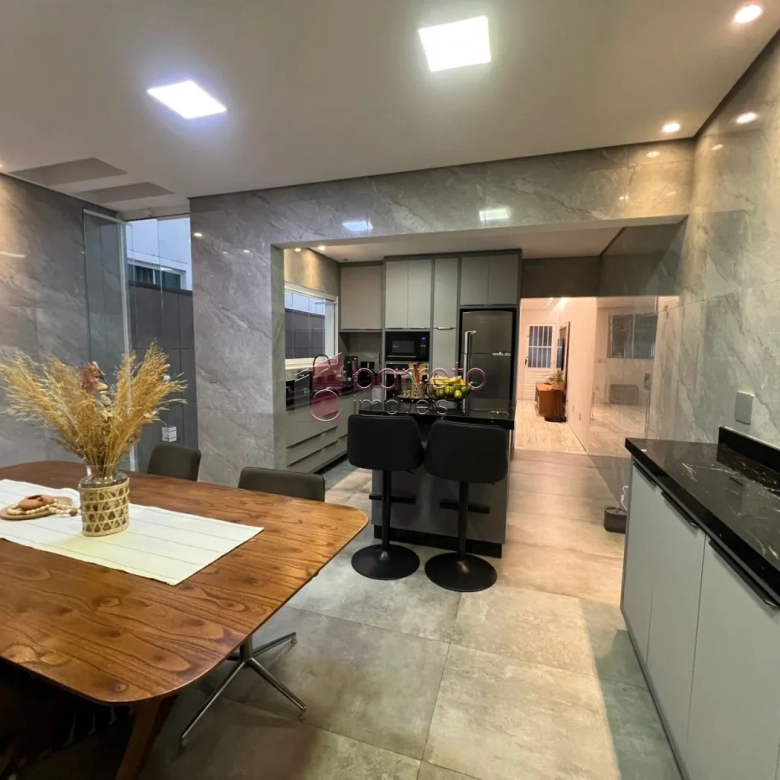 CASA À VENDA NO CONDOMÍNIO VILA RUBI EM JUNDIAÍ/SP