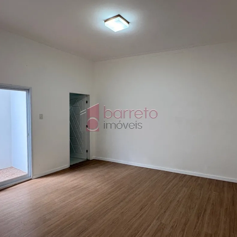 CASA À VENDA NO BAIRRO VILA HORTOLÂNDIA EM JUNDIAÍ/SP