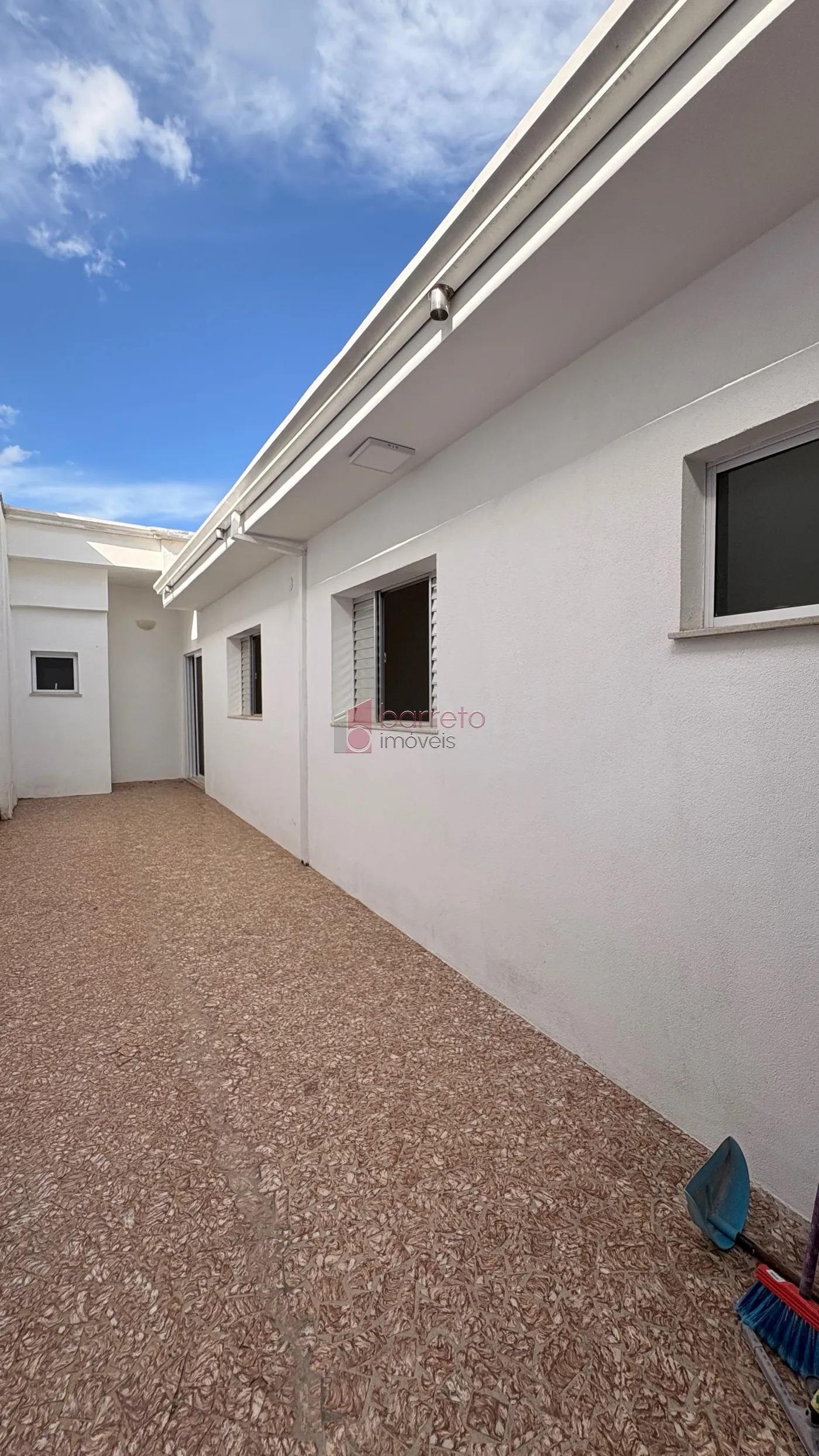 CASA À VENDA NO BAIRRO VILA HORTOLÂNDIA EM JUNDIAÍ/SP
