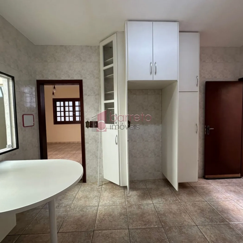 CASA PARA VENDA E LOCAÇÃO COM EDÍCULA NO BAIRRO JARDIM FLORESTAL – JUNDIAÍ/SP