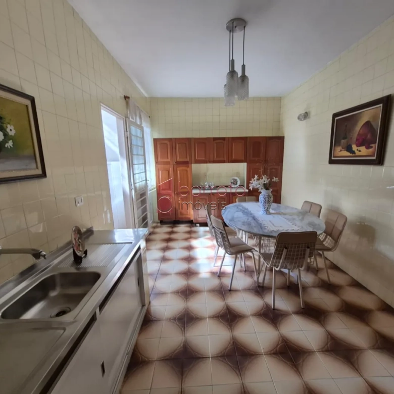 CASA À VENDA NO BAIRRO  PARQUE DO COLÉGIO EM JUNDIAÍ/SP