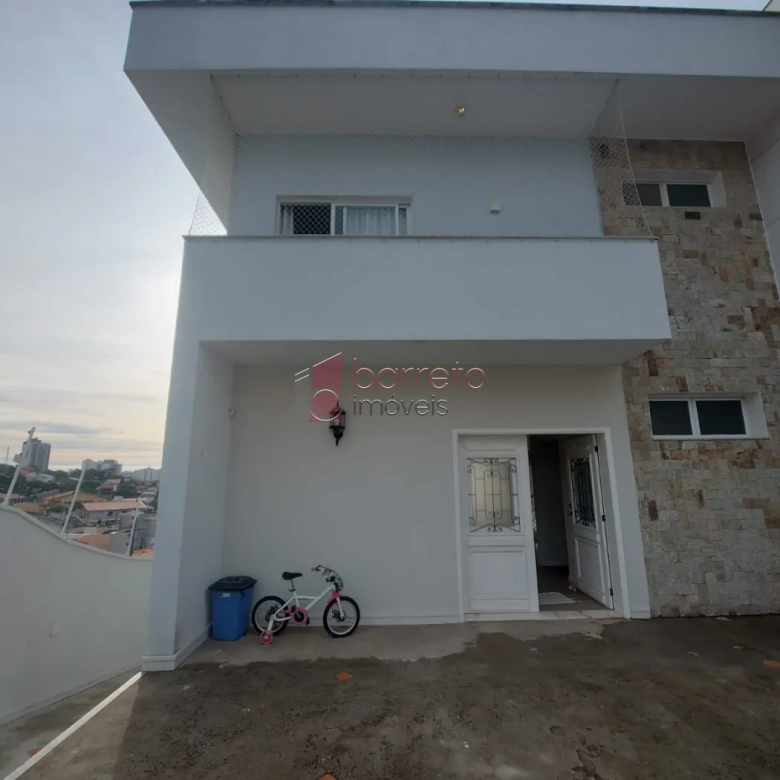 CASA COM PISCINA À VENDA NO RESIDENCIAL NOVE DE JULHO EM JUNDIAÍ/SP