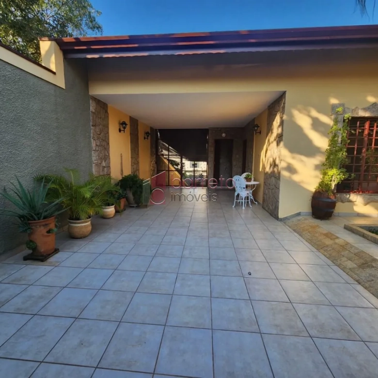 CASA À VENDA NO BAIRRO VILA BELA II EM JUNDIAÍ/SP