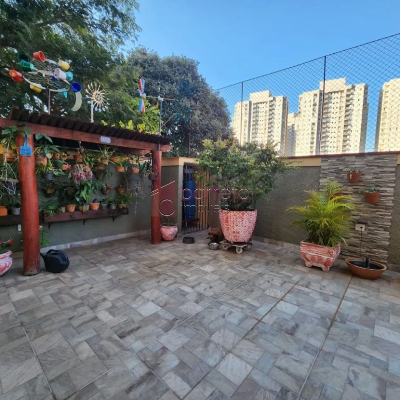 CASA À VENDA NO BAIRRO VILA BELA II EM JUNDIAÍ/SP