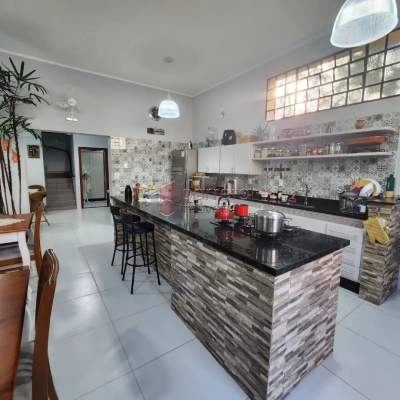 CASA À VENDA NO BAIRRO VILA BELA II EM JUNDIAÍ/SP