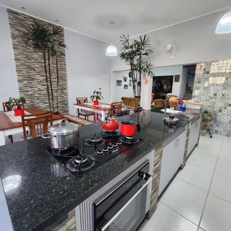 CASA À VENDA NO BAIRRO VILA BELA II EM JUNDIAÍ/SP